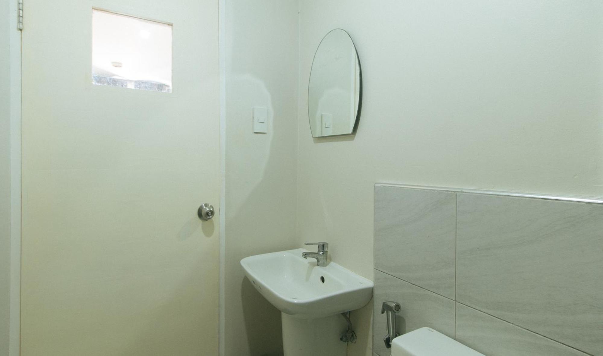 59 Xavierville By Reddoorz Cubao Exterior photo