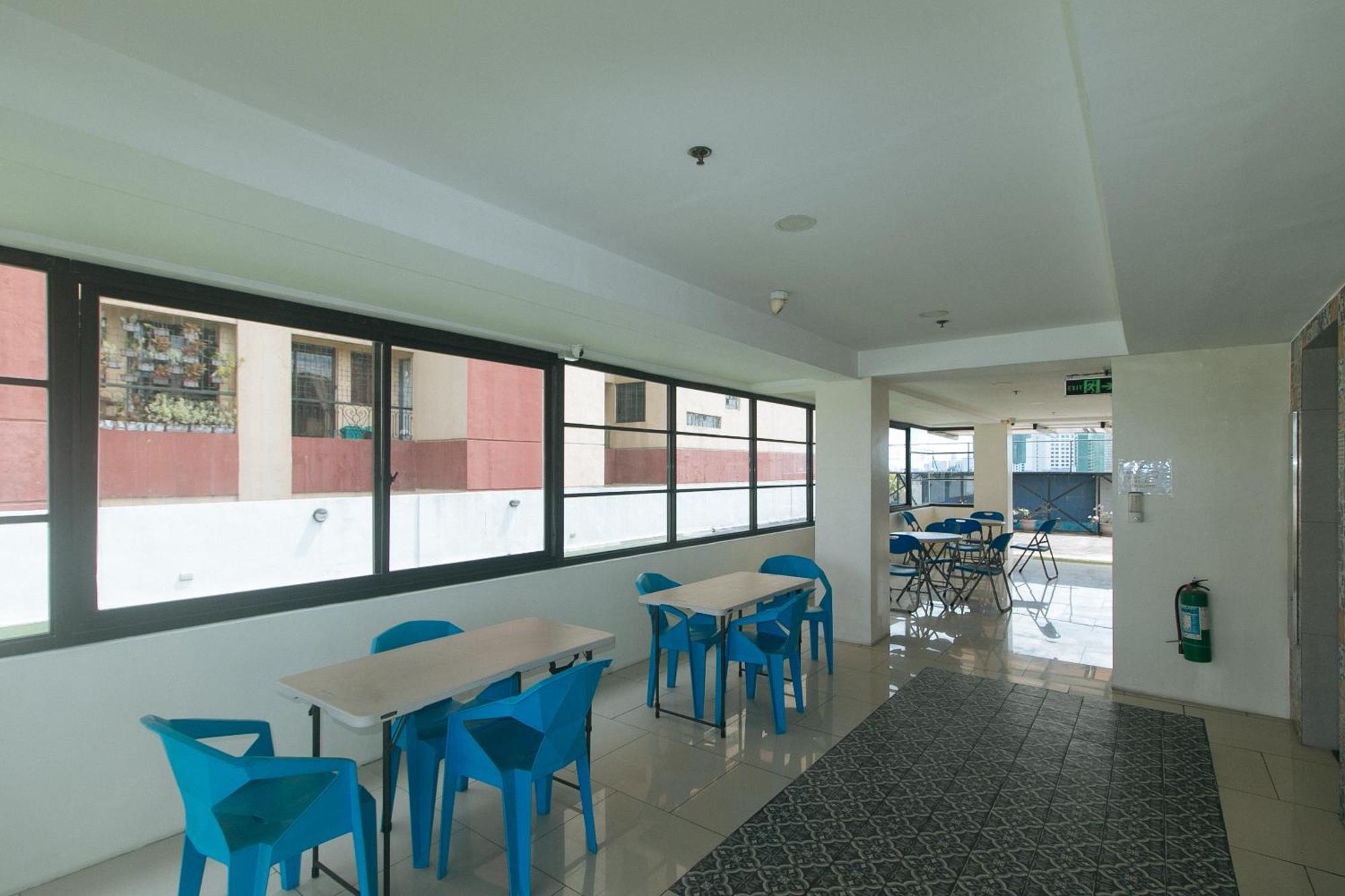 59 Xavierville By Reddoorz Cubao Exterior photo