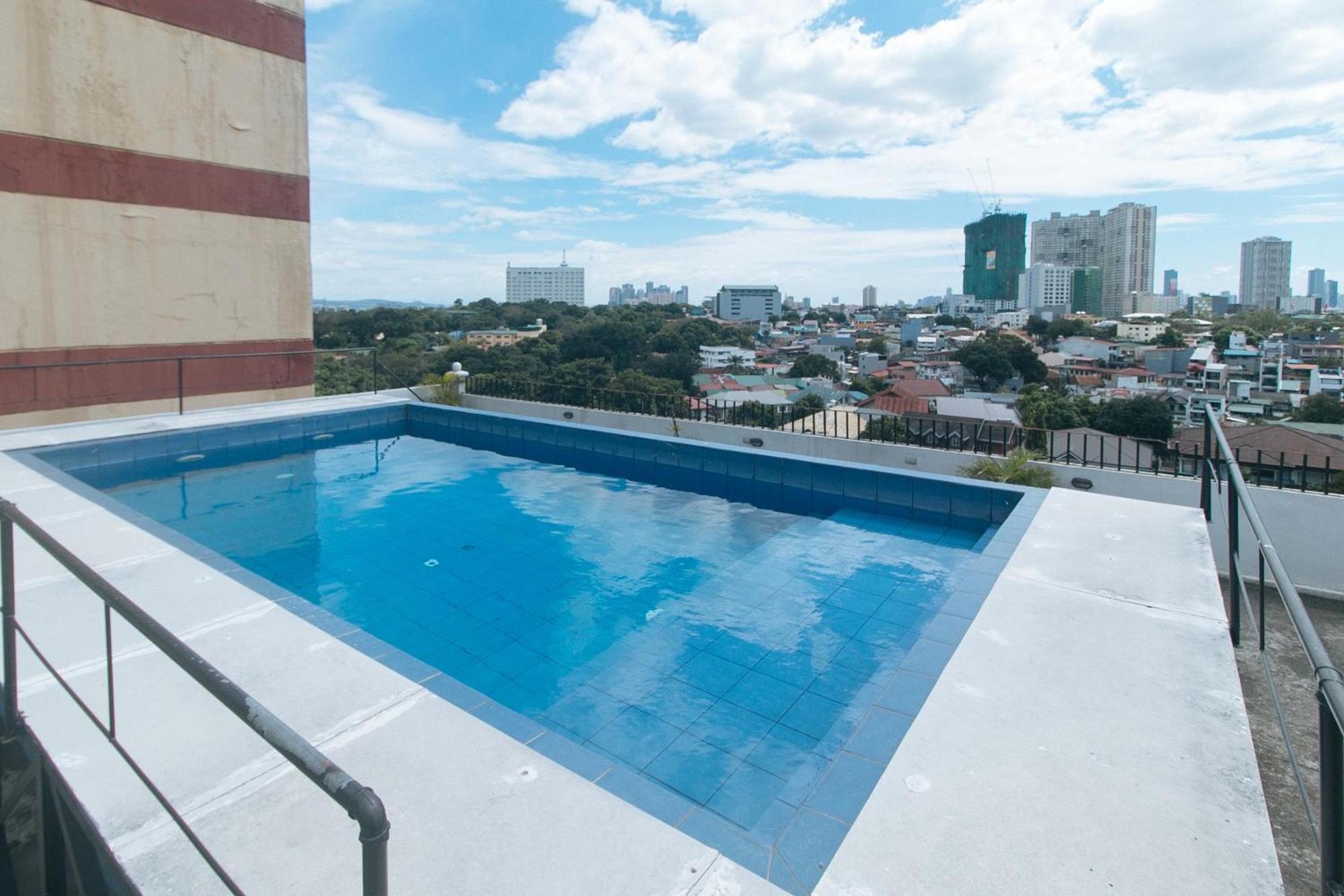 59 Xavierville By Reddoorz Cubao Exterior photo